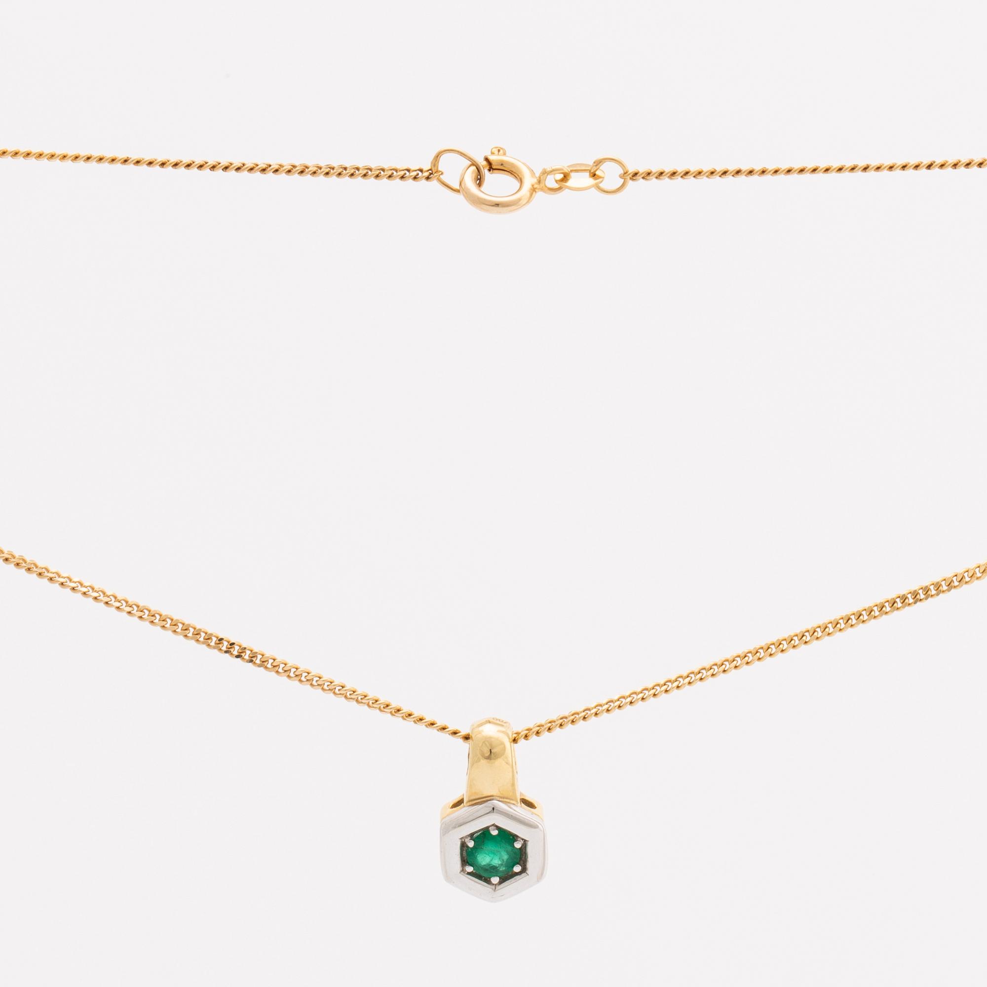 Pendant and earrings 18K gold with emeralds and 2 single-cut diamonds, chain metal.