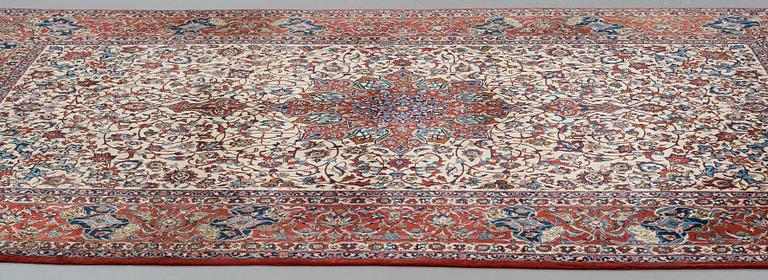 MATTA, Old Isfahan, part silk, ca 327 x 209 cm.