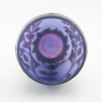 Vase, signed Richard Art Nouveau early 20th century.