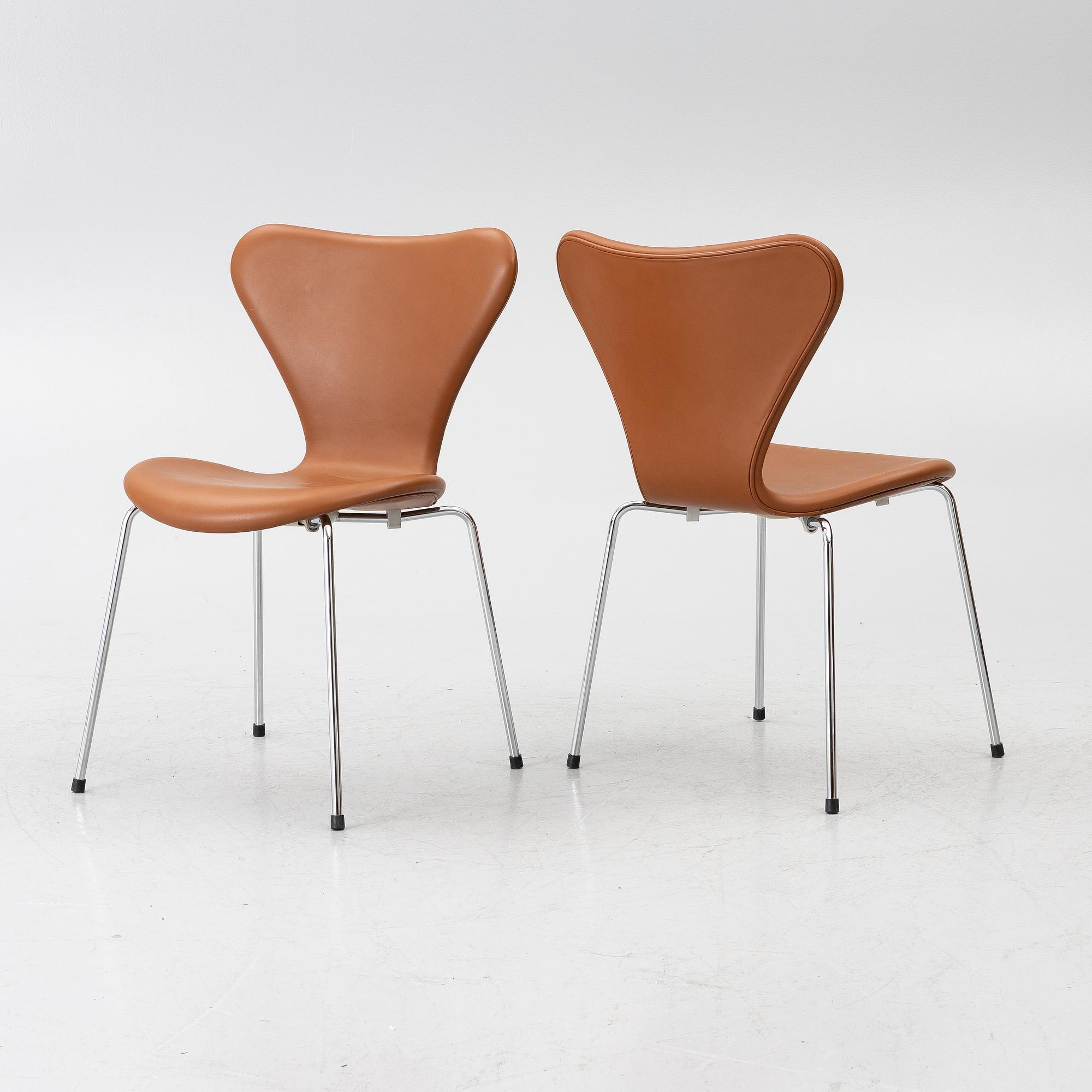 Arne Jacobsen, Four 'Series 7' chairs, Fritz Hansen, Denmark.