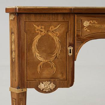 SKRIVBORD, av Georg Haupt (mästare i Stockholm 1770-1784), ej signerat. Gustavianskt.