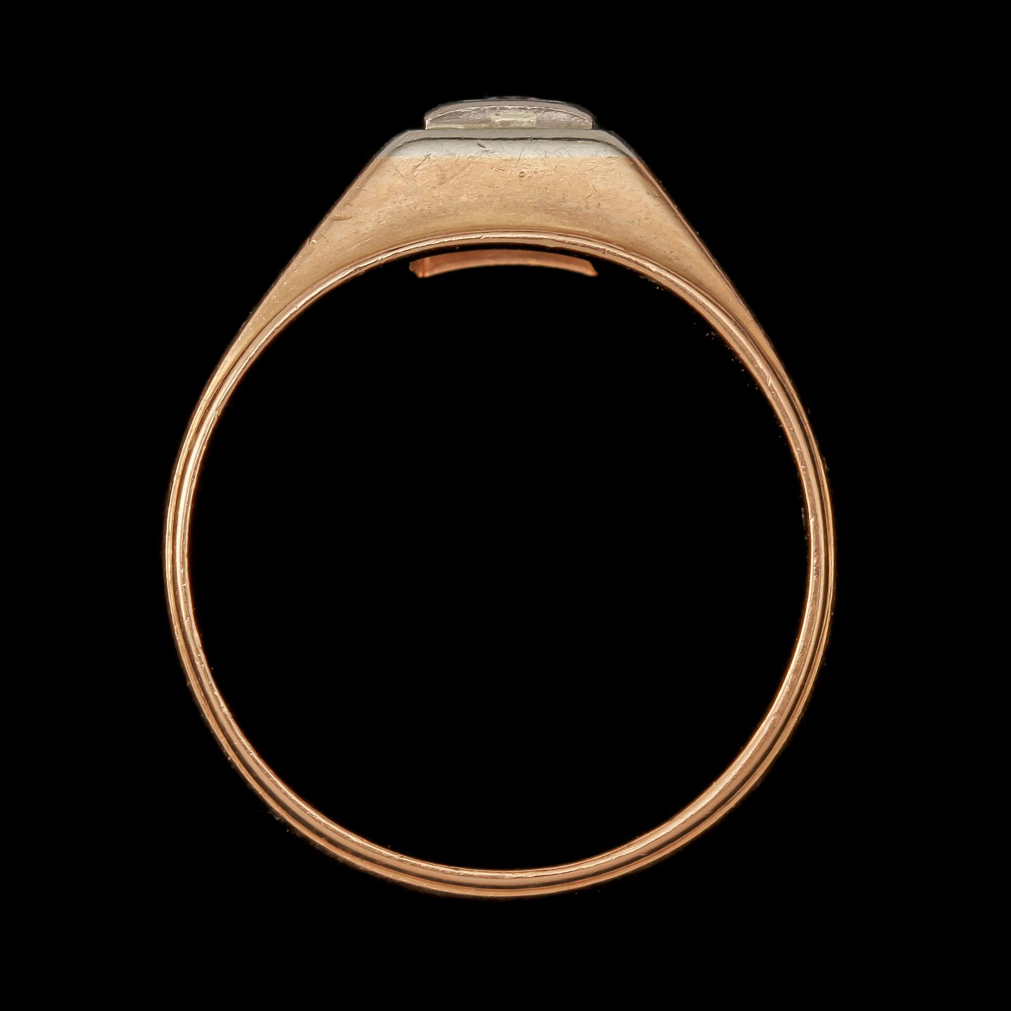 RING, 18k guld och vitguld med briljantslipad diamant, ca 0.10 ct, importstämplad. Vikt 10 g.