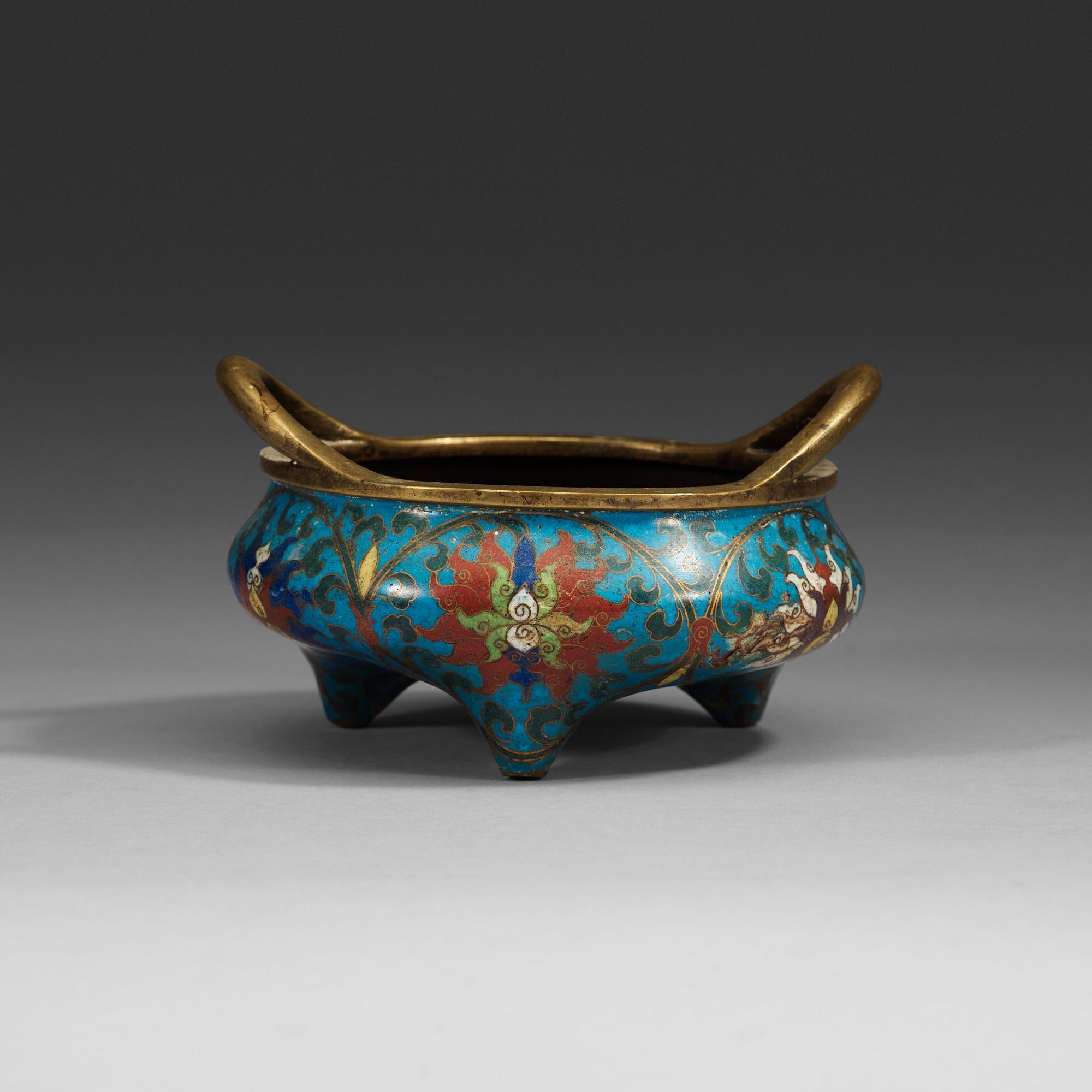 RÖKELSEKAR, cloisonné. Qing dynastin (1644-1912), med Jingtai sex karaktärers märke.