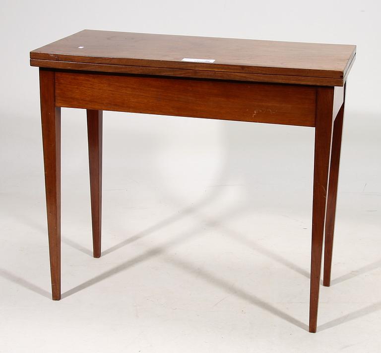 SPELBORD. Sengustaviansk stil, 1900-talets början.