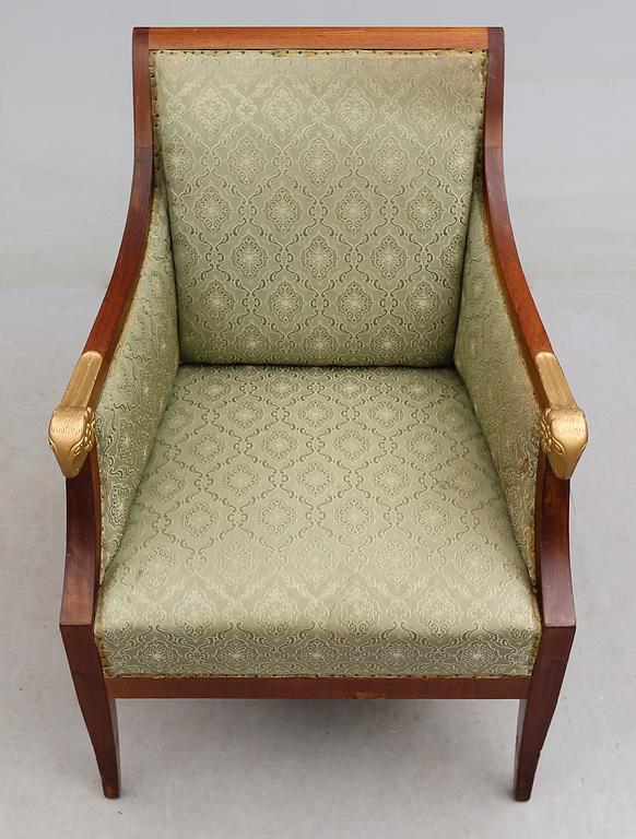 FÅTÖLJ, empirestil, 1900-talets första hälft.