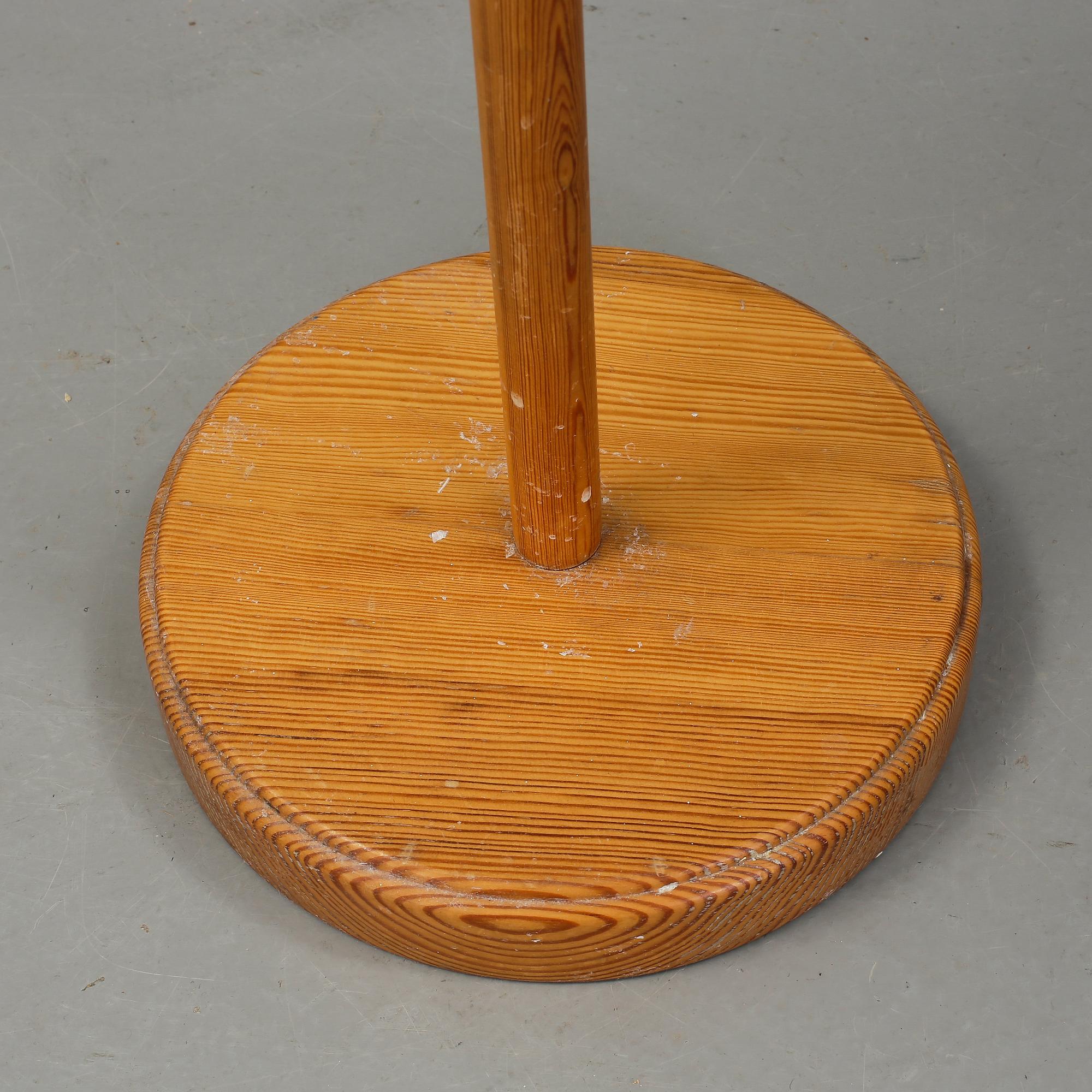 GOLVLAMPA, "Staken" Carl Malmsten, 1900-tal.