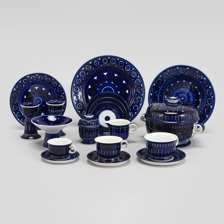 Ulla Procopé, A 61-piece dinnerware and coffee service, "Valencia", Arabia 1960s.