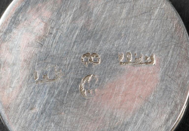 LUKTDOSOR, 4 st, silver 1800/1900-tal och TÄNDSTICKSASK, orientalisk.