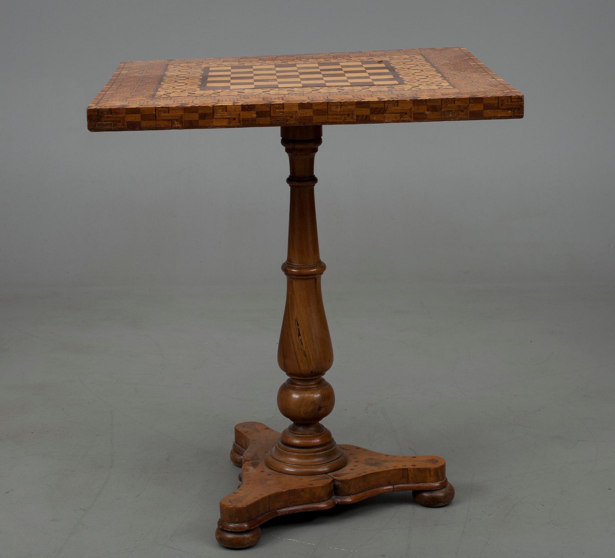 SCHACKBORD, 1900-talets första hälft.