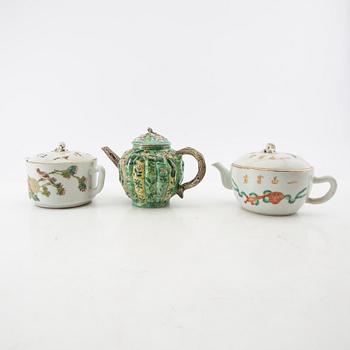 A set of three differently decorated tea pots with covers, Qing dynasty, 18century and 20th century.