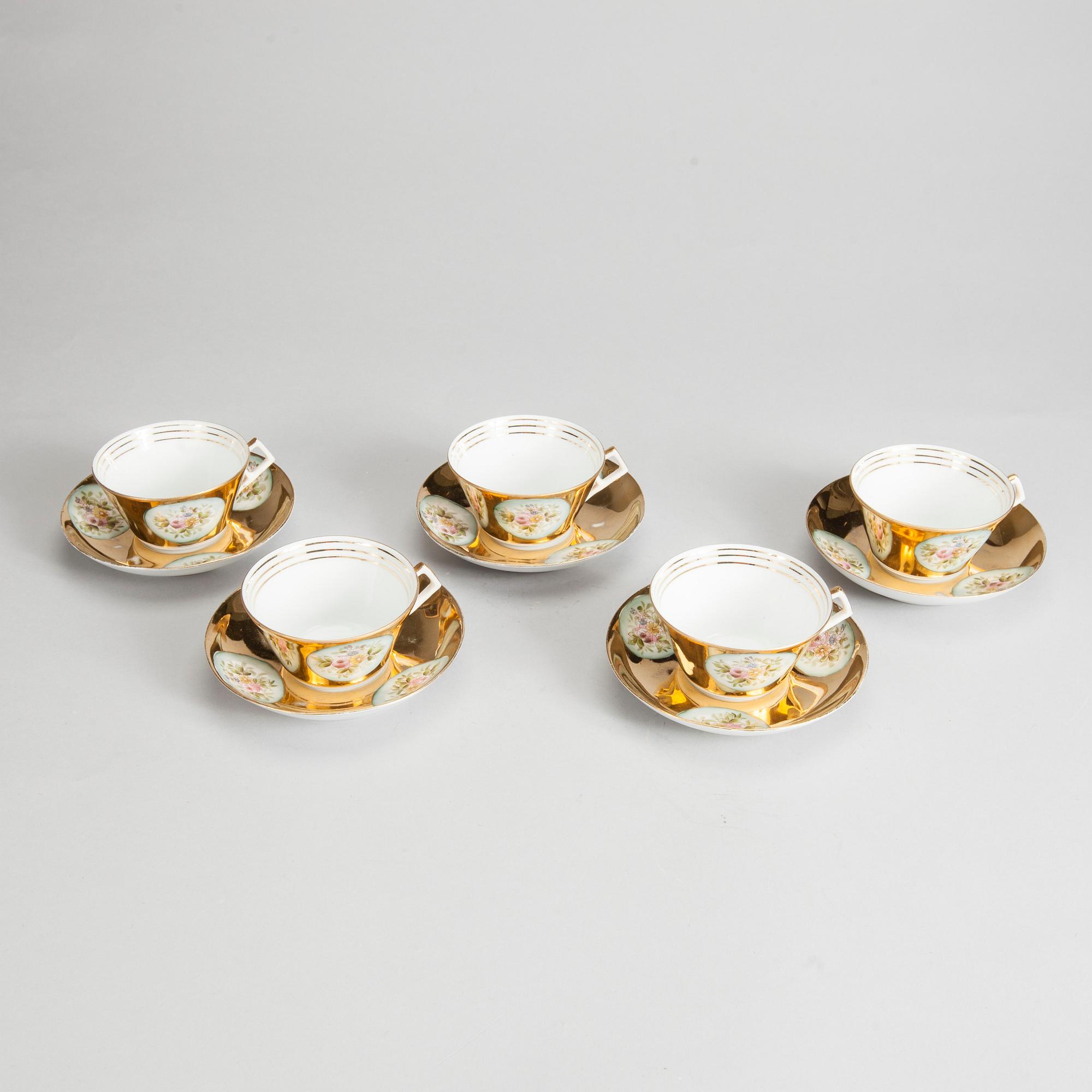 TEKOPPAR med FAT, 5 st, porslin, Kuznetsov, Ryssland 1890-1913.