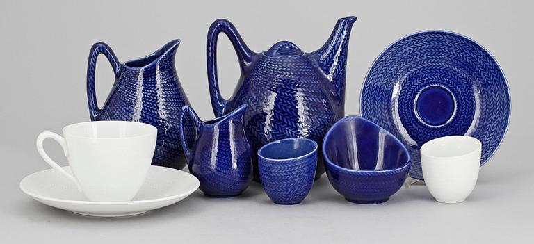 TÉSERVISDELAR, 31 st, flintgods, "Blå Eld", Hertha Bengtsson, Rörstrand.