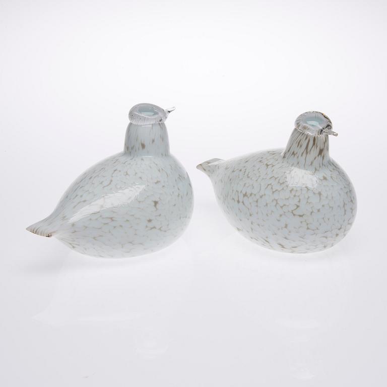 FIGURIINEJA, 2 kpl, lasia, signeerattu O. Toikka, Nuutajärvi, Finland.