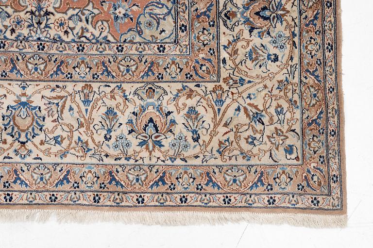 Carpet, Nain, 345 x 230 cm.