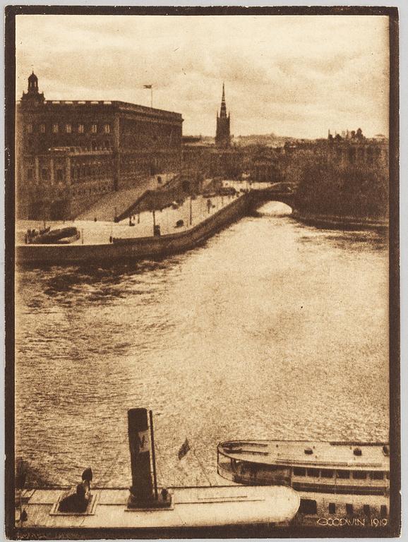 Henry B. Goodwin, två fotogravyrer ur boken Vårt vackra Stockholm signerad i negativet. Strömmen och Strandvägen 7.