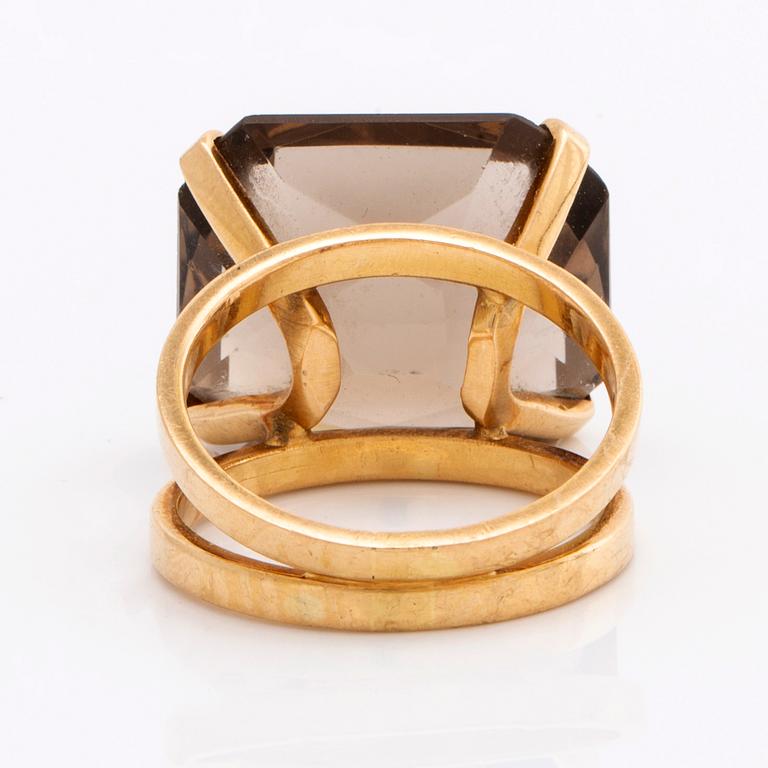 RING 18K gold smoky quartz approx 20 x 15 mm, size 55,5.