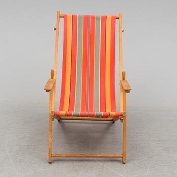 A mid 20th Century birch beach chair.