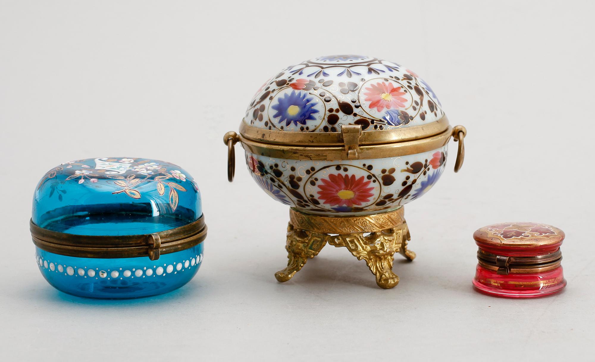 DOSOR, 3 st, glas, sekelskiftet 1900.