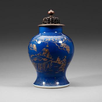 289. A powderblue vase, late Qing dynasty (1644-1912).