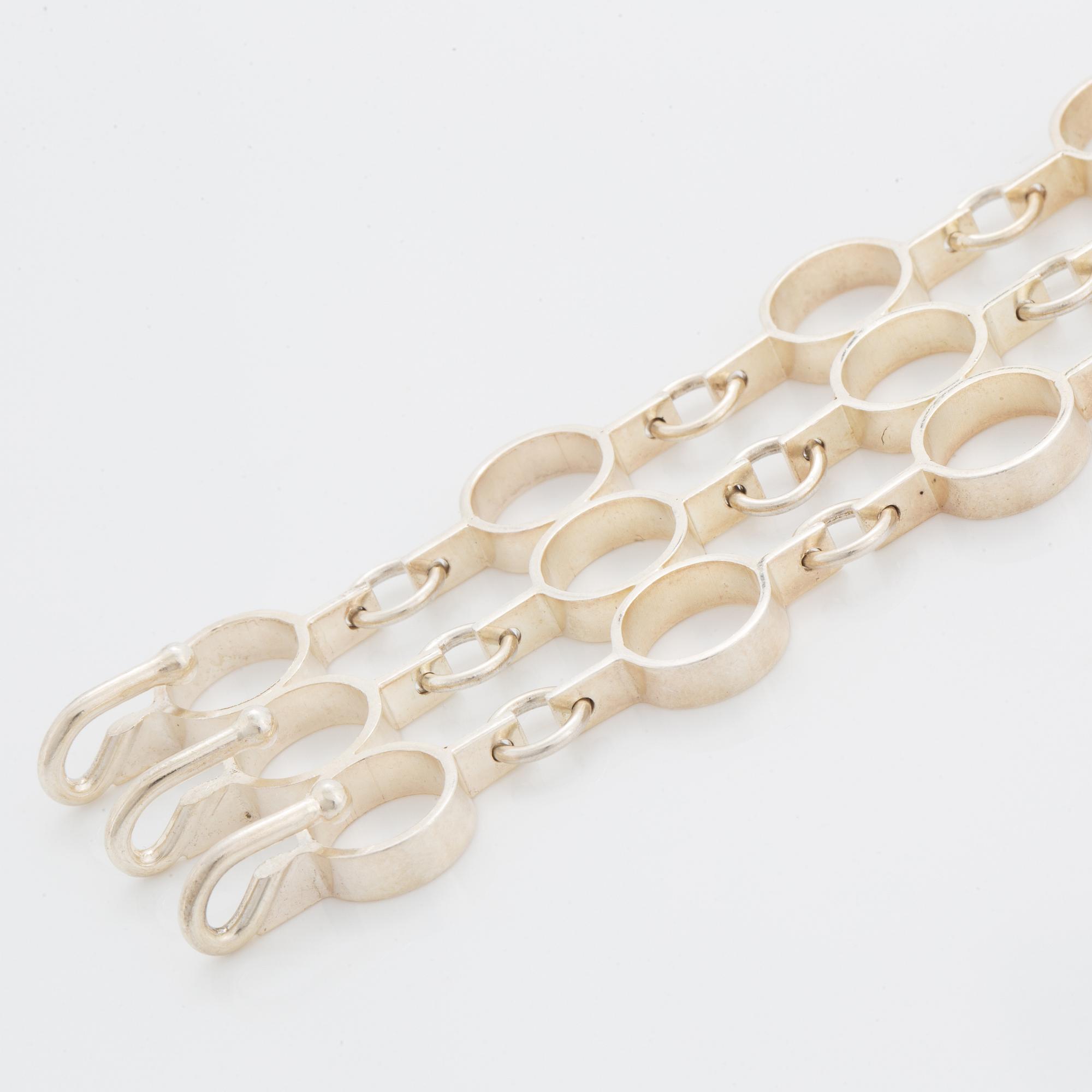 A Jorma Laine bracelet in silver.