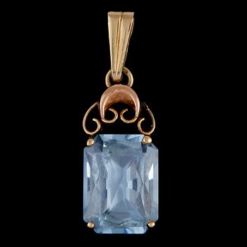 HÄNGE, 14k guld med fasettslipad blå safir, utländska stämplar, 1900-talets andra hälft. Vikt 2 g.