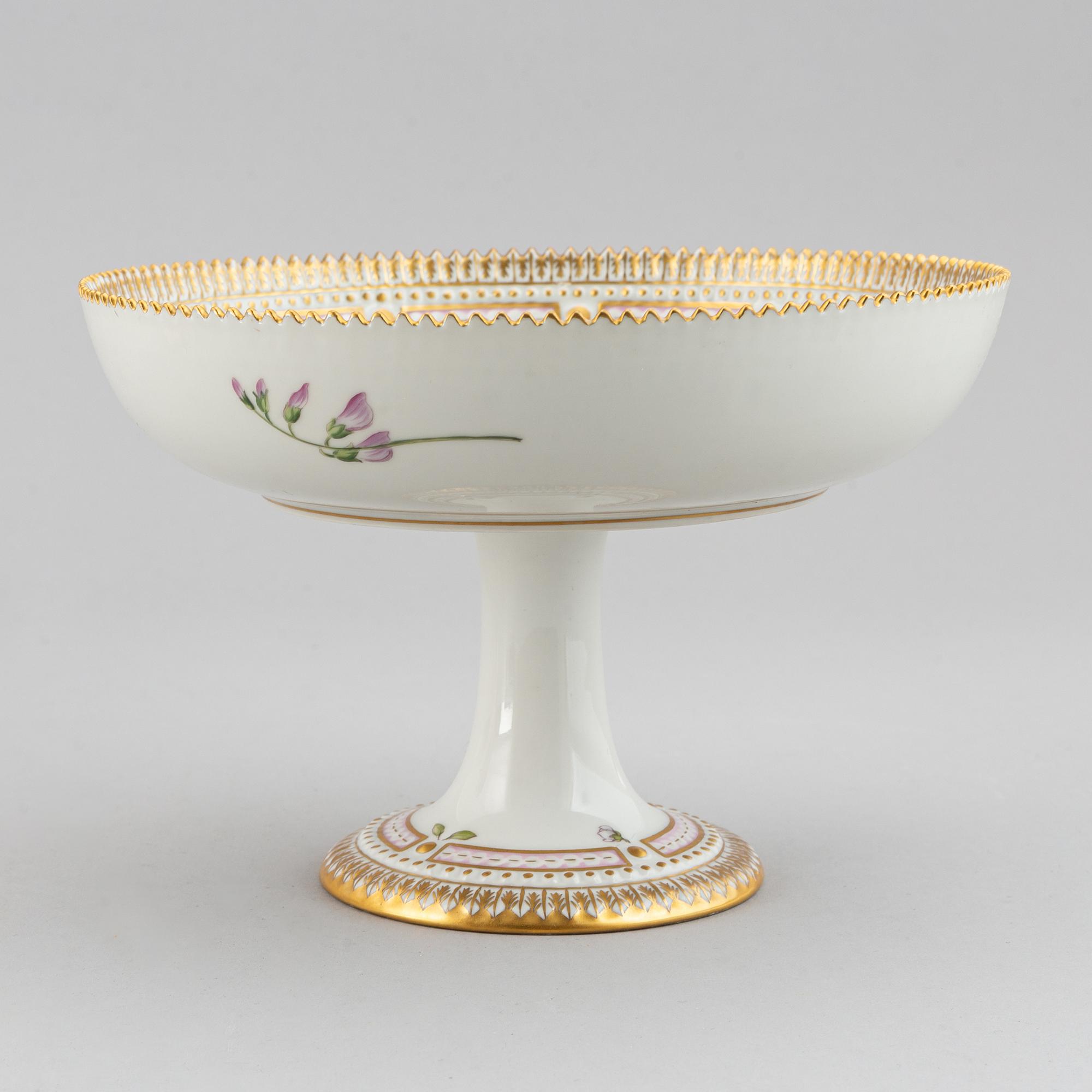 Royal Copenhagen, A porcelain 'Flora Danica' tazza, Denmark.
