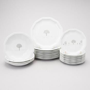 A 53 piece "Winterreise" & "Polygon"  dinner/coffee set by Rut Bryk and Tapio Wirkkala for Rosenthal. Late 20th century.