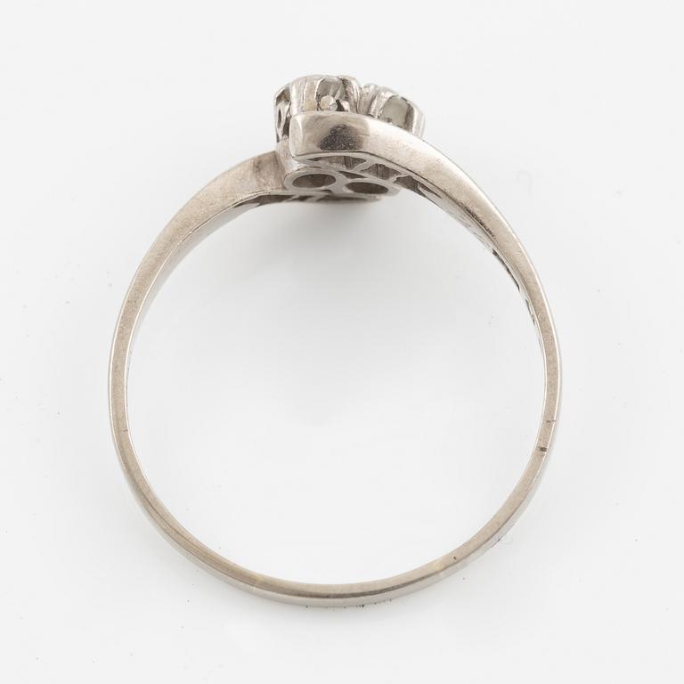 Ring, 18K white gold with small diamonds.