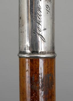 KÄPPAR, 3 st, med silverkryckor. 1900-tal. Bl a CG Hallberg, Stockholm 1915.