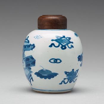 TEKRUKA, porslin. Qingdynastin, Kangxi (1662-1722).