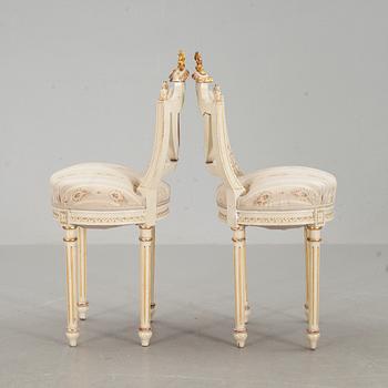 STOLAR, ett par, sk. boudoirstolar, Louis XVI-stil.