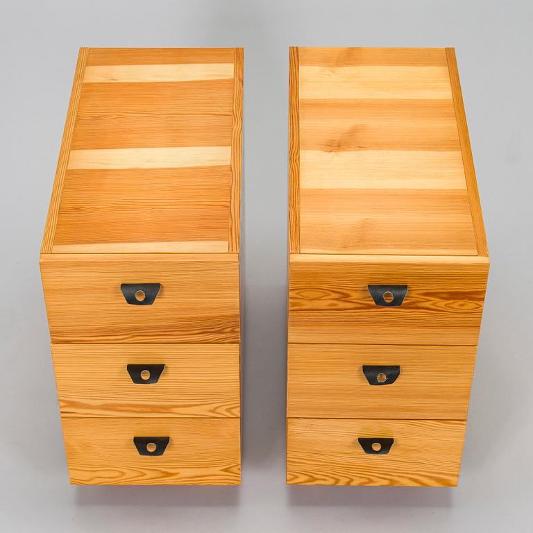 Olle Pira and Kurt Häfeli, a pair of 1970s drawers/bedside tables for Laukaan Puu.