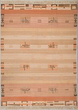 A 1930s FLAT WEAVE CARPET, Aaltosen Mattokutomo Kiikka, Finland.