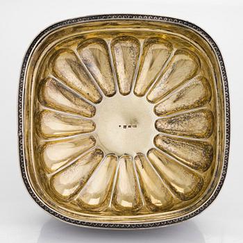 A parcel-gilt bonbonnière silver, maker's mark of Gustav Lindgren, St. Petersburg ca. 1820.