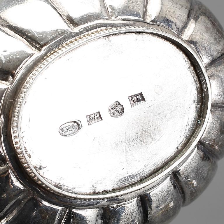 GRÄDDKANNA, silver, St Petersburg, senempire, 1800-talets första hälft/mitt. vikt 114 gram.
