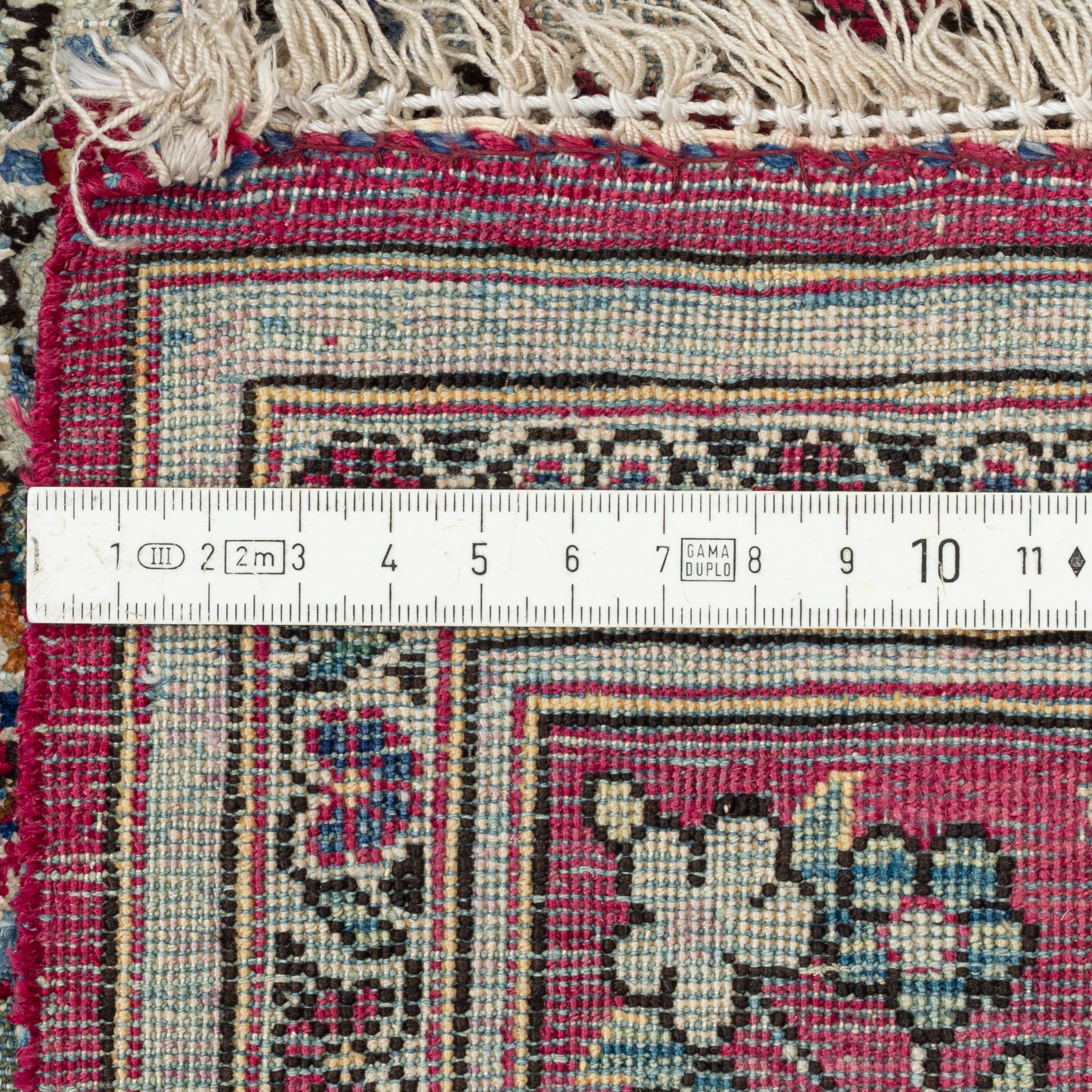 Carpet, a silk keshan, 193 x 132 cm.