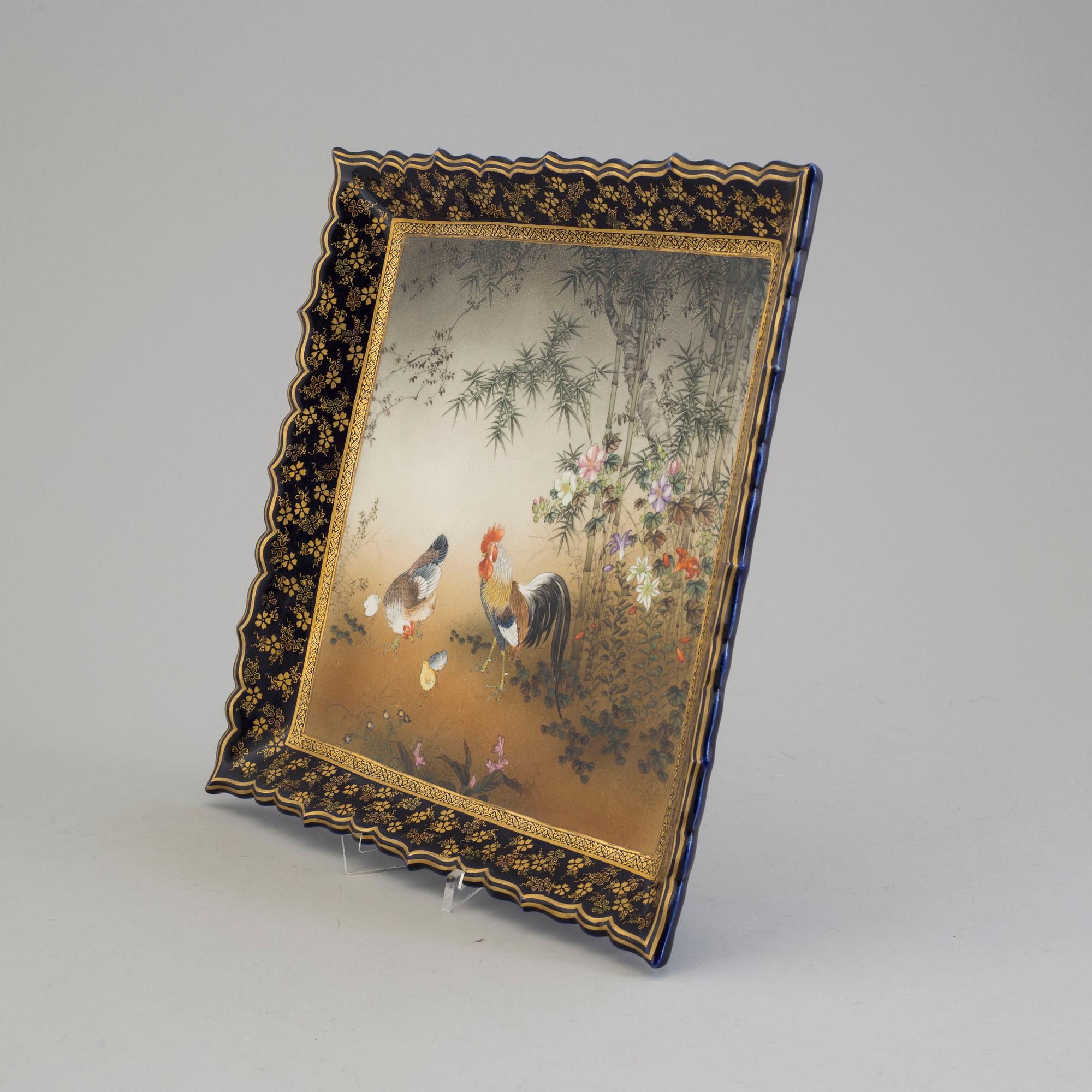 A Japanese satsuma tray, early 20th century.