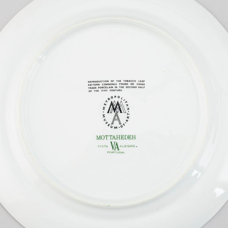 A part 'Tobacco leaf' porcelain service, Mottahedeh Collection, 20th century.