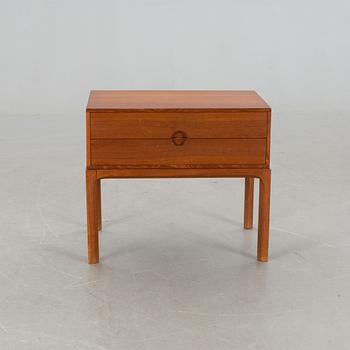 SÄNGBORD, Axel Kjaersgaard, Odder, Danmark.