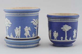 YTTERFODER, 2 st, jasperware, Wedgwoodliknande, 1900-tal.