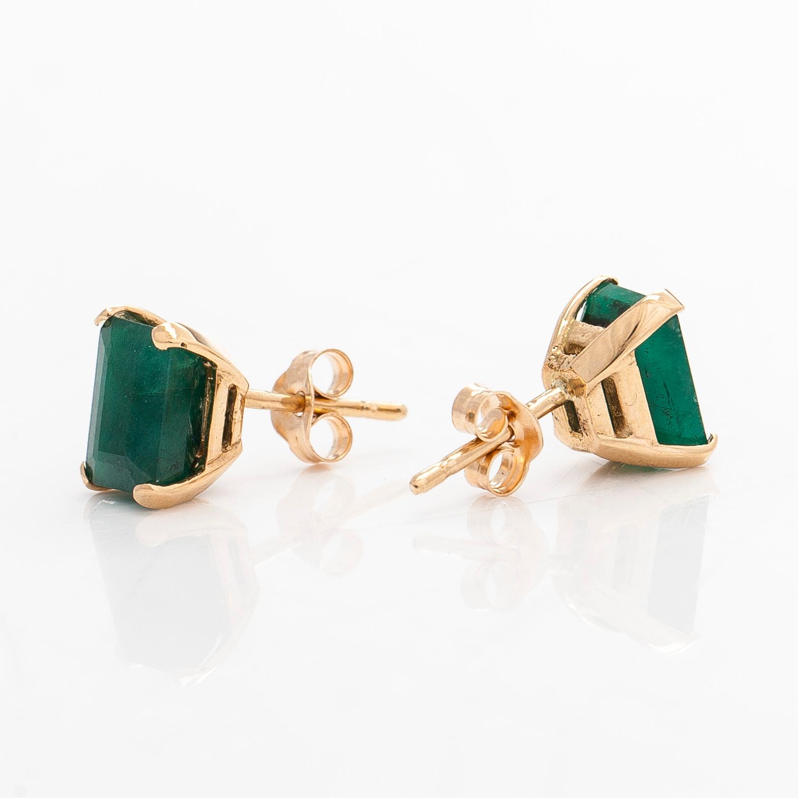 Örhängen, 18K guld med smaragder.