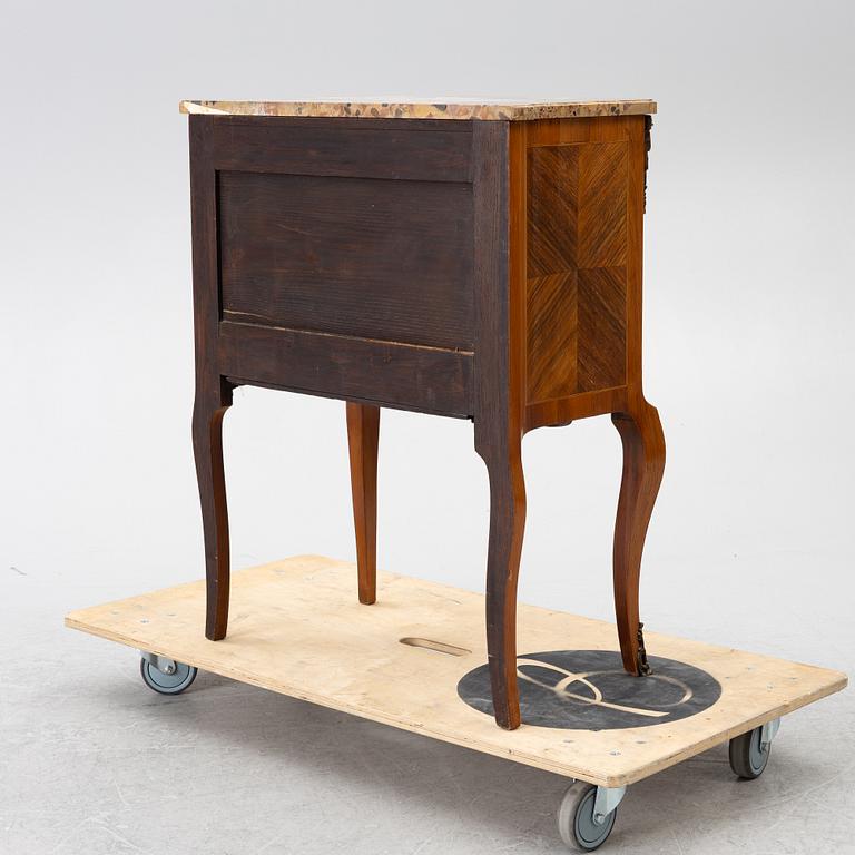 Byrå, Louis XVI-stil, tidigt 1900-tal.