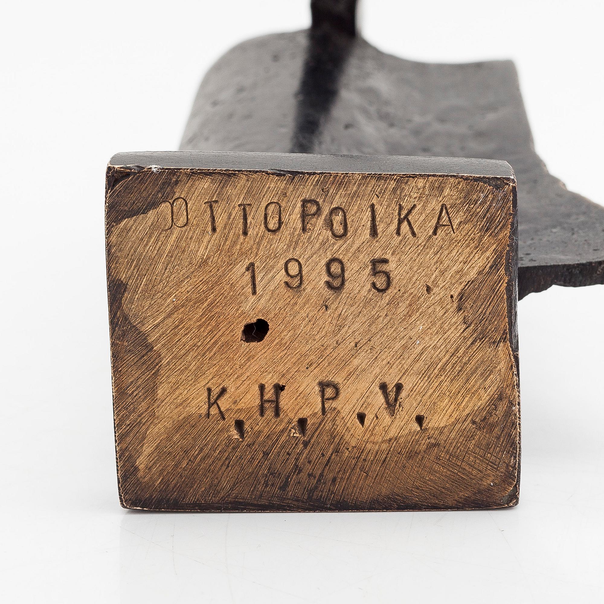 Kimmo Pyykkö, a bronze sculpture.