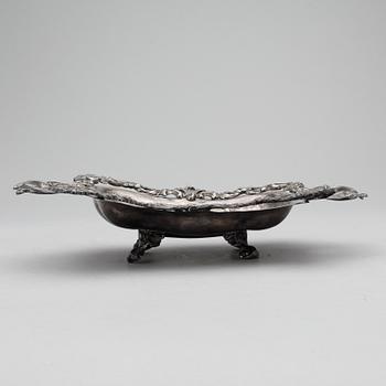 BRÖDKORG. Silver. Nyrokoko, 1800-talets andra hälft. Ca 165 g.