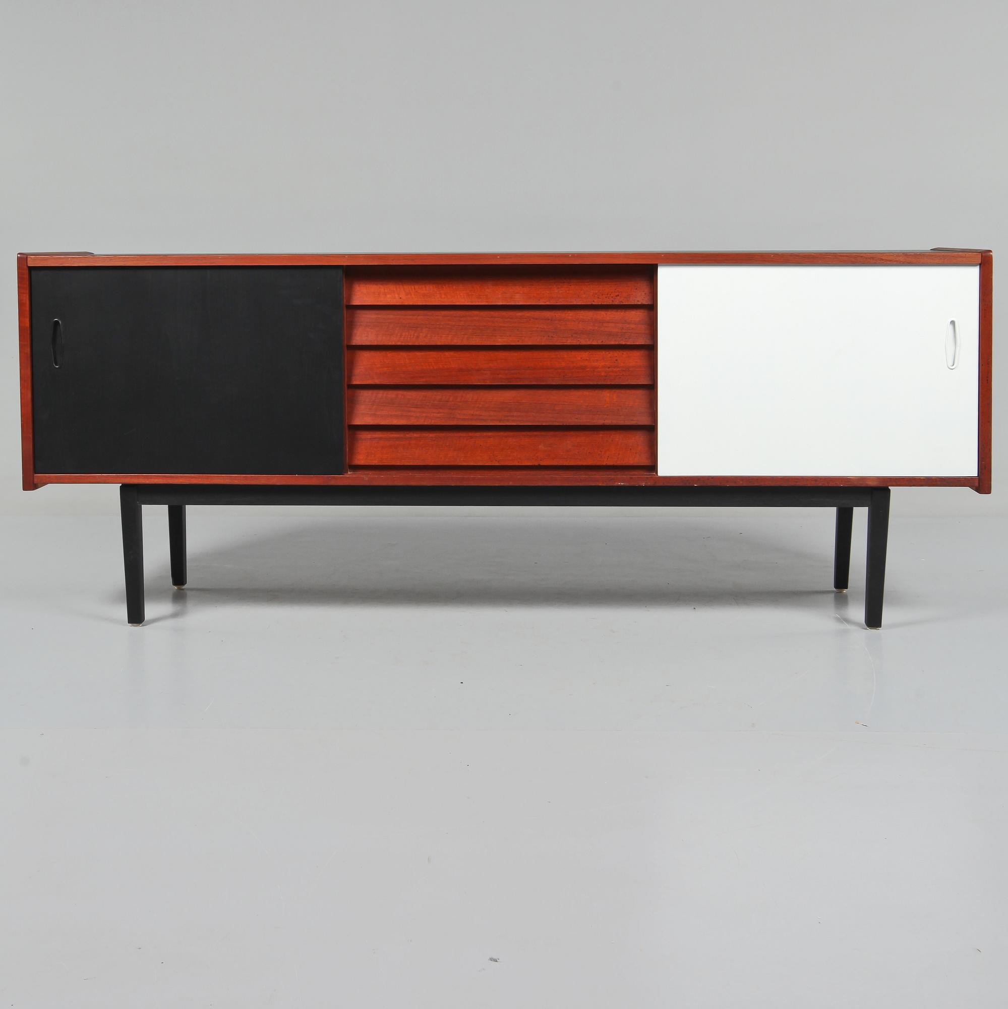 SIDEBOARD, 1900-talets andra hälft.