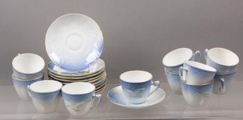 KAFFEKOPPAR MED FAT, 11 st, porslin, "Måsen", Bing & Gröndahl.