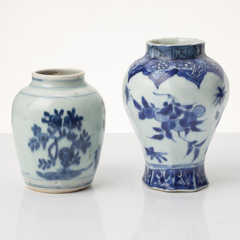 Two blue and white jars, 17th century.