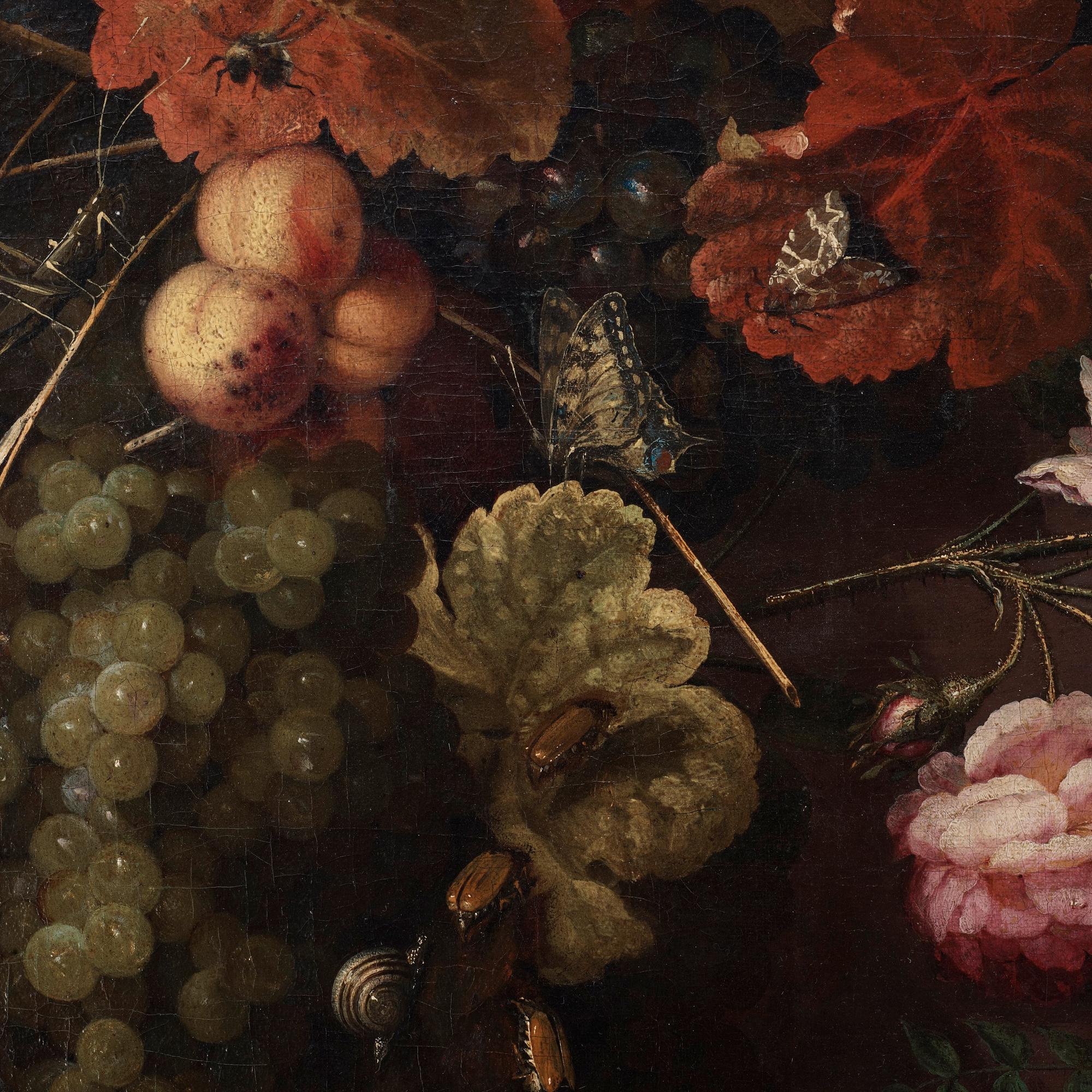 Ottmar Elliger Tillskriven, Stilleben med exotiska frukter, blommor och insekter kring en nisch med en stående putti.