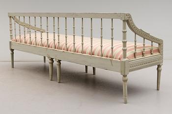SOFFA, sengustaviansk, omkring år 1800.