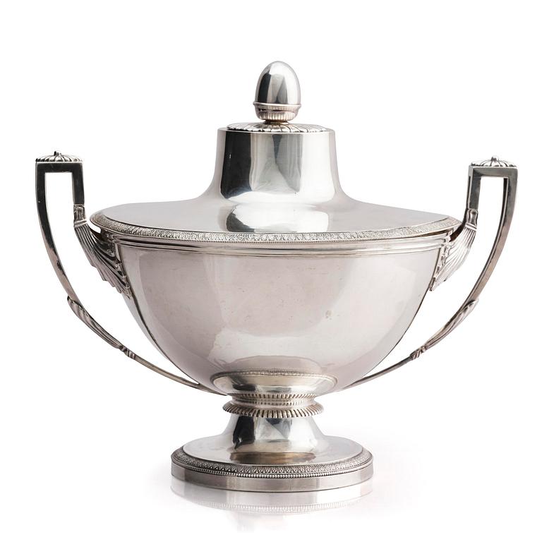A Swiss silver tureen with lid, mark of Bossard & Sohn, 20th Century.
